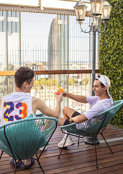 Cheers! Urbanyhostels